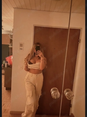 Atinge-mă cu privirea  și lasă-mă să te aprind - imagine 3