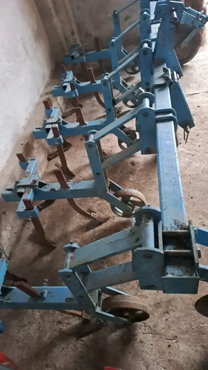 Vând prășitoare și instalație de ierbicidat - unic proprietar 