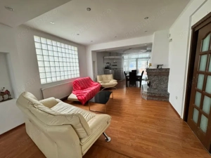 Casa 12 camere, 360 mp, zona Centru