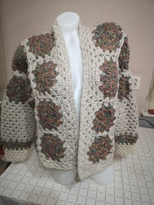 Cardigan crosetat manual, corespunde cu marime M