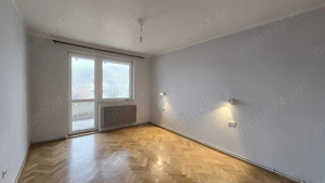 Zona Centrala, apartament 3 camere, cu boxa si garaj.