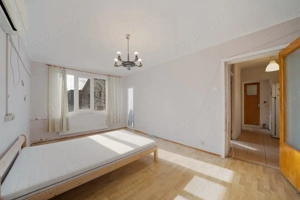 Decomandat* bloc 1980*etaj 3/8* 7 minute metrou* Str. Azurului