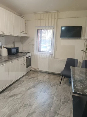 Apartament 2 camere, 55 mp, zona Dambovita - imagine 2