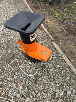 Tocător crengi profesional.