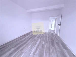 Apartament la CHEIE Etaj 1 cu 2 camere decomandat si camara - imagine 3