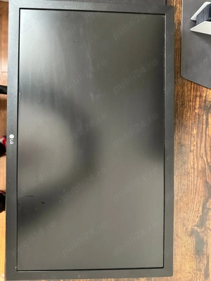 Doua monitoare si suport - LG 22MK430H-B   Lenovo C22-25