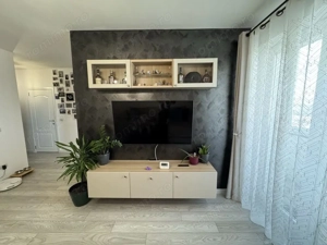 Etaj 1. Decomandat. Mobilat si utilat. 2 Dressinguri. 