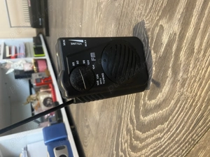 Mini Radio Portabil FM   Design Retro, Ideal pentru Drumeții Urgențe