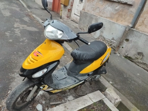 Vând scuter de 50 CC înmatriculat cu acte sau schimb cu unul pentru câmp fără acte  - imagine 2