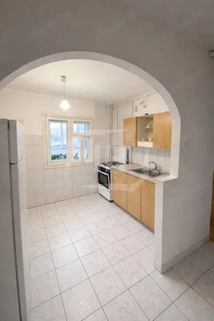 Apartament 2 camere, decomandat, etaj intermediar in Marasti