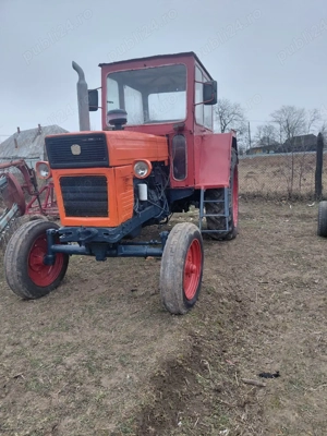 vând tractor U650  - imagine 2