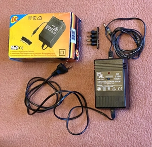 Alimentator electric stabilizat de la 220V la 3-6-9-12V în 4 trepte