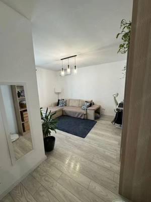 Etajul 1. Decomandat. Bucatarie inchisa