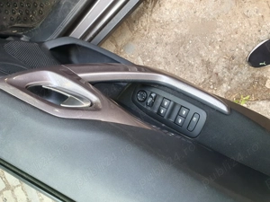 Peugeot 2008, an 2016 - imagine 4