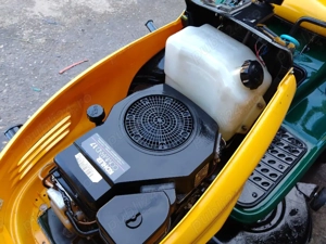 Vând tractoraș de tuns iarba yard-man - imagine 4