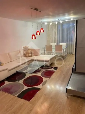 Apartament 3 camere de vânzare
