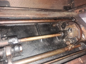 Vand masina Singer foarte veche - imagine 4