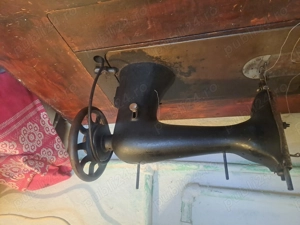 Vand masina Singer foarte veche - imagine 2