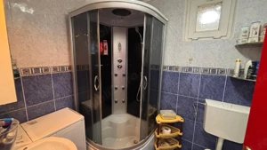 Garsonieră de vânzare si curte cu iesire la stradă - imagine 7