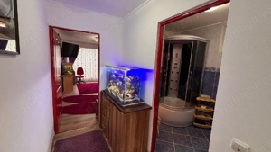 Garsonieră de vânzare si curte cu iesire la stradă - imagine 6