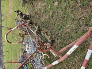 Vănd o grebla dupa tractor