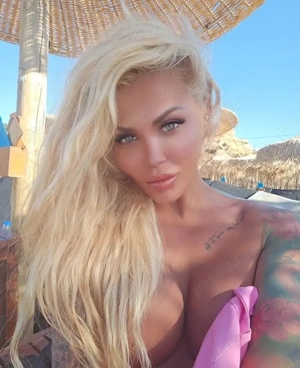 Luxury energy. Feminine power,High-class femininity-Vanilla Transex Model Lara Belmondo  - imagine 7