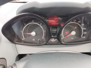 Ford Fiesta MK7 - imagine 4