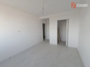 Apartament cu 3 camere decomandat, ETAJ 2 - Giroc - imagine 18