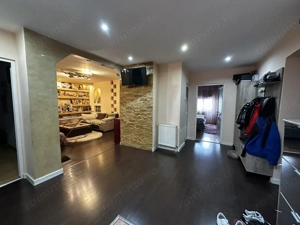 Apartament 3 camere Deco Sub-Stadion 2 Bai Balcon Etaj 2 Finisat Mobilat Utilat