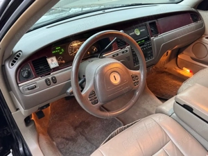 2003 Lincoln Town Car 4.6l V8 240 cp - imagine 3