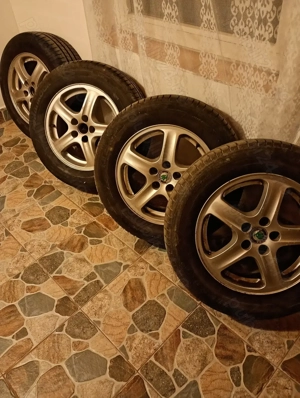 Jante cu cauciucuri de vară foarte bune 195/65/15