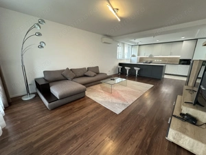 Apartament in vila cu curte-  Dumbravita - imagine 2