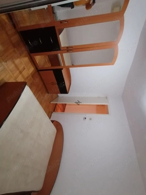 Închiriez apartament 3 camere, deasupra magazinului Tineretului, Deva, zona pieței  - imagine 2