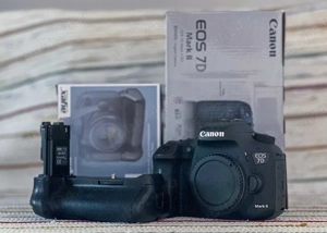 Grip Canon 7D Mark II (3000 de fotografii) 