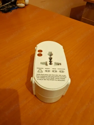 Adaptor Universal orice prize intrare+ieșire Model SUA Conair AT129A - imagine 2