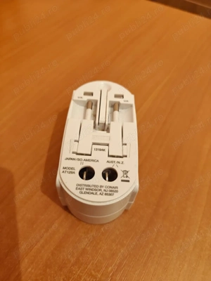 Adaptor Universal orice prize intrare+ieșire Model SUA Conair AT129A