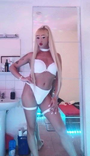 Jennifer Jessyca transexuall bomba blondy sexy