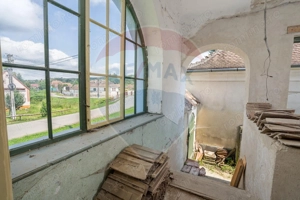 Fostă școală săsească semnată de Fritz Balthes – Bruiu, Sibiu - imagine 6