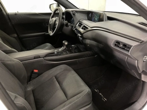 Lexus UX - imagine 10