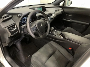 Lexus UX - imagine 5