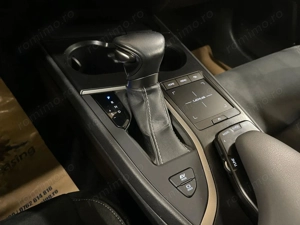Lexus UX - imagine 20