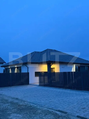 Casă individuală în Sânpetru – 4 camere, tavane 3 m, geamuri mari 230.000EUR