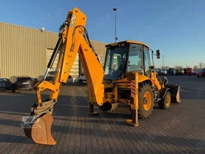 Inchiriere buldoexcavator (+ operator)