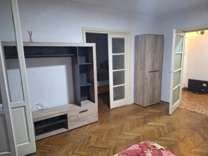 Inchiriez apartament cu 3 camere 