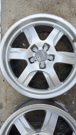 Vând jante audi R 17