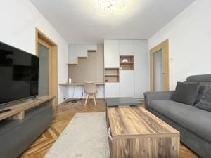 Apartament 2 camere, semidecomandat | Str. București