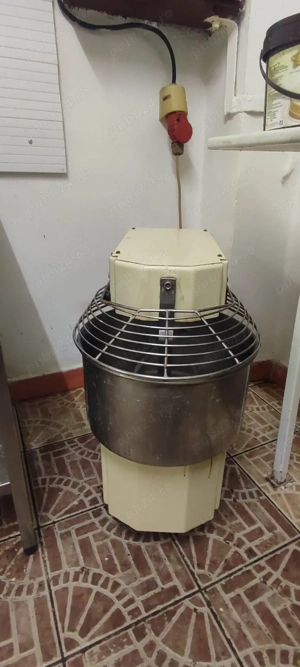 Malaxor aluat,creme.