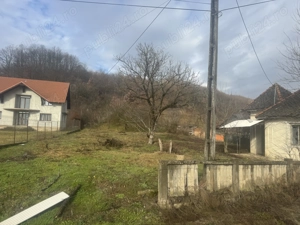 De vânzare teren cu casă veche   2 poduri, apă și curent - imagine 5