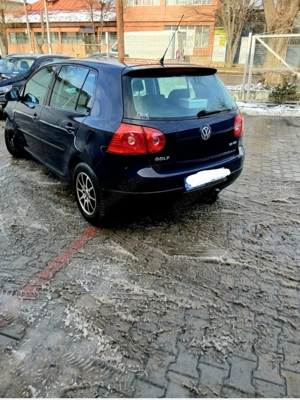 vând golf 5 1.6 benzină 