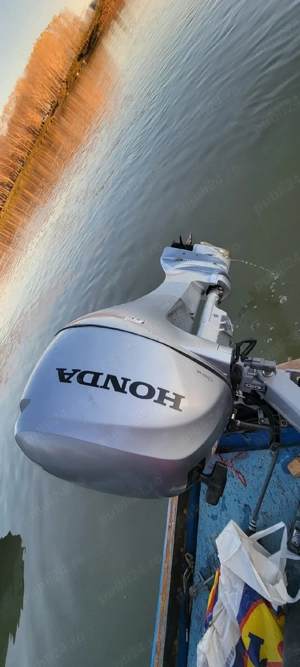 Vand barca cu motor honda 10cp an 2022 cizmă lungă sub 40 ore de funcționare.  - imagine 2